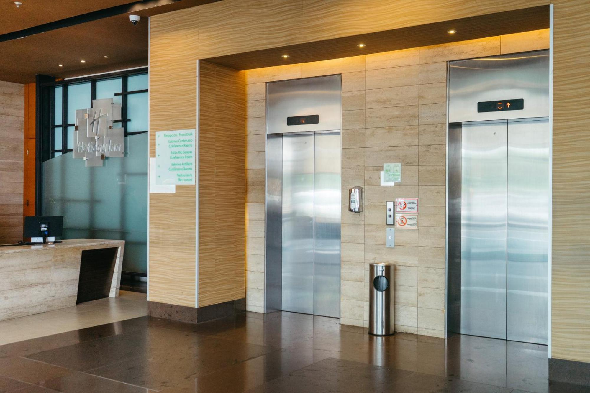 Holiday Inn Guayaquil Airport By Ihg Экстерьер фото Elevators in a hotel