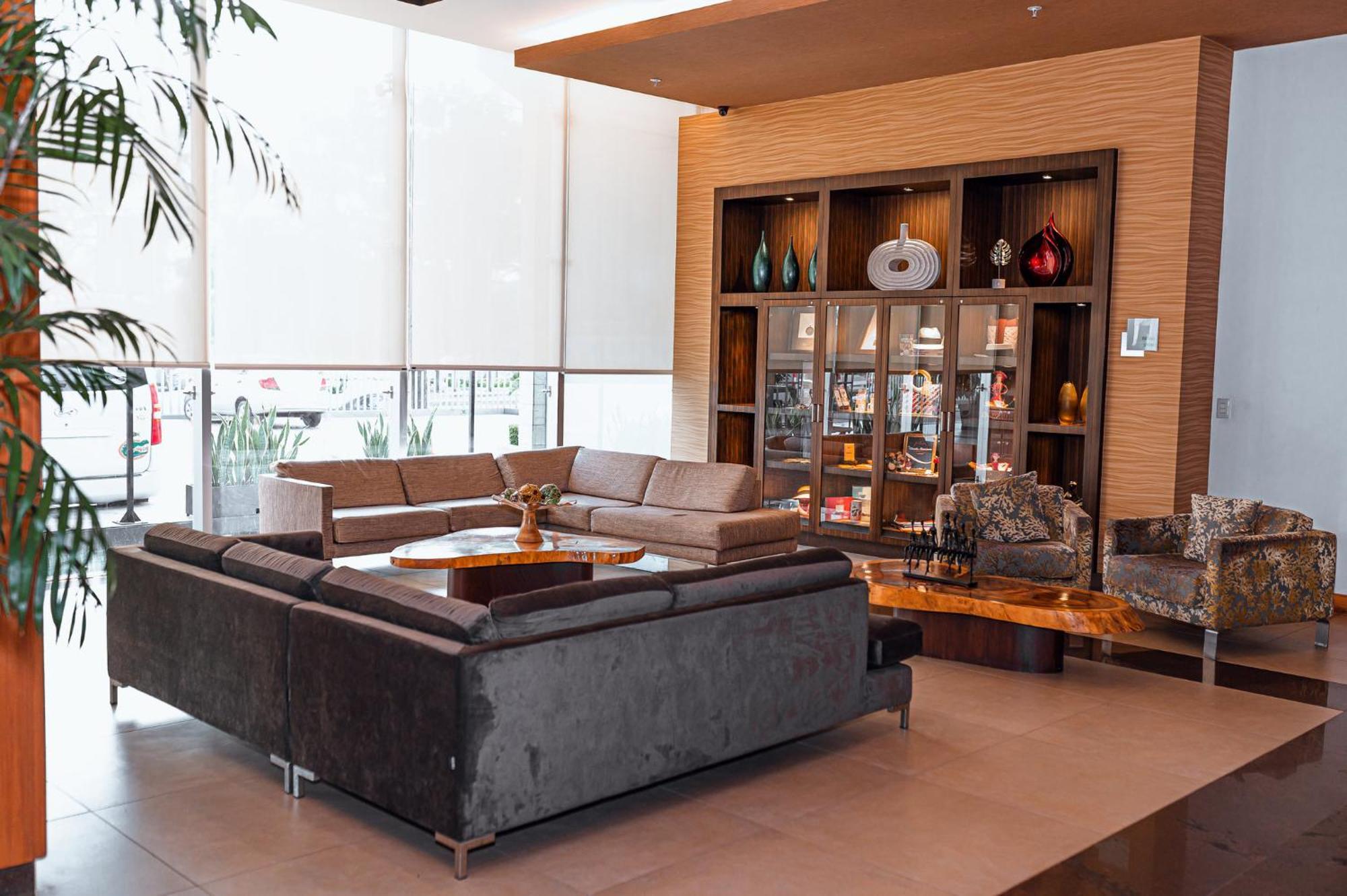 Holiday Inn Guayaquil Airport By Ihg Экстерьер фото The lobby of the hotel