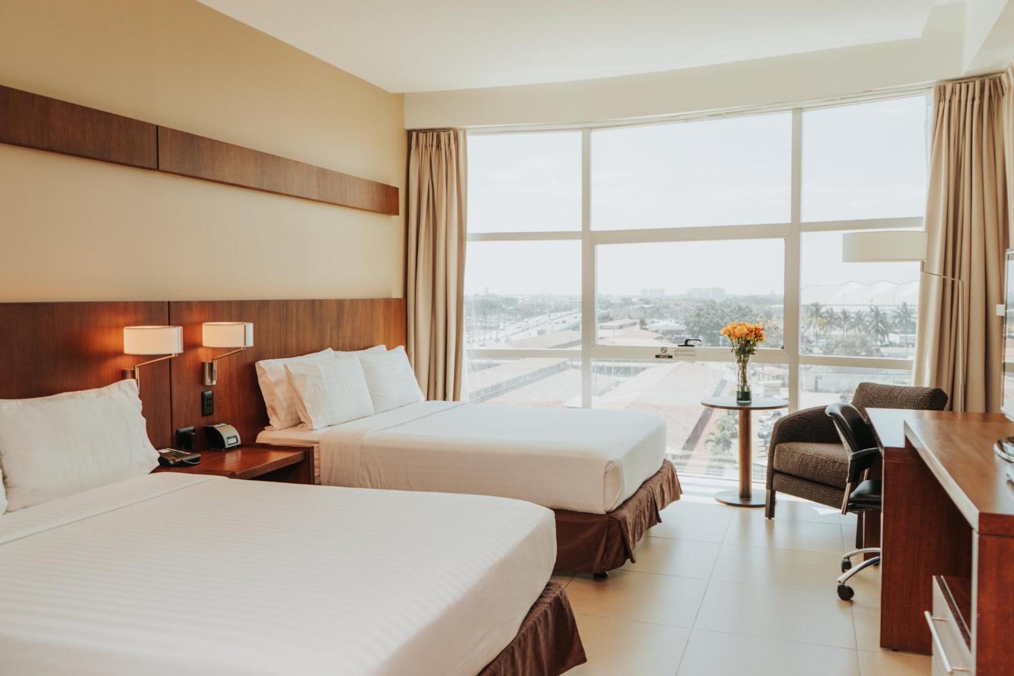 Holiday Inn Guayaquil Airport By Ihg Экстерьер фото A room at the hotel