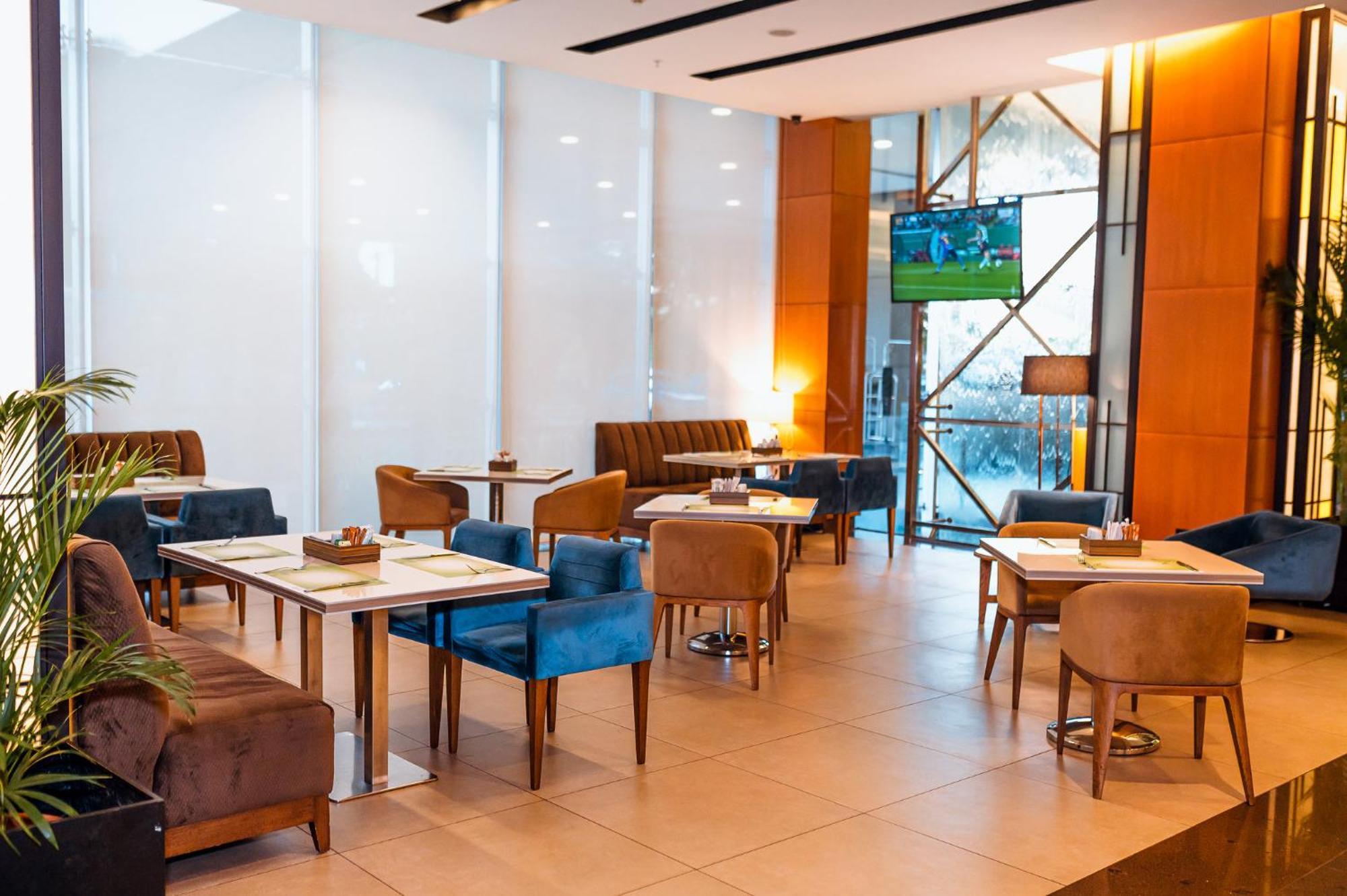 Holiday Inn Guayaquil Airport By Ihg Экстерьер фото The lounge at the airport
