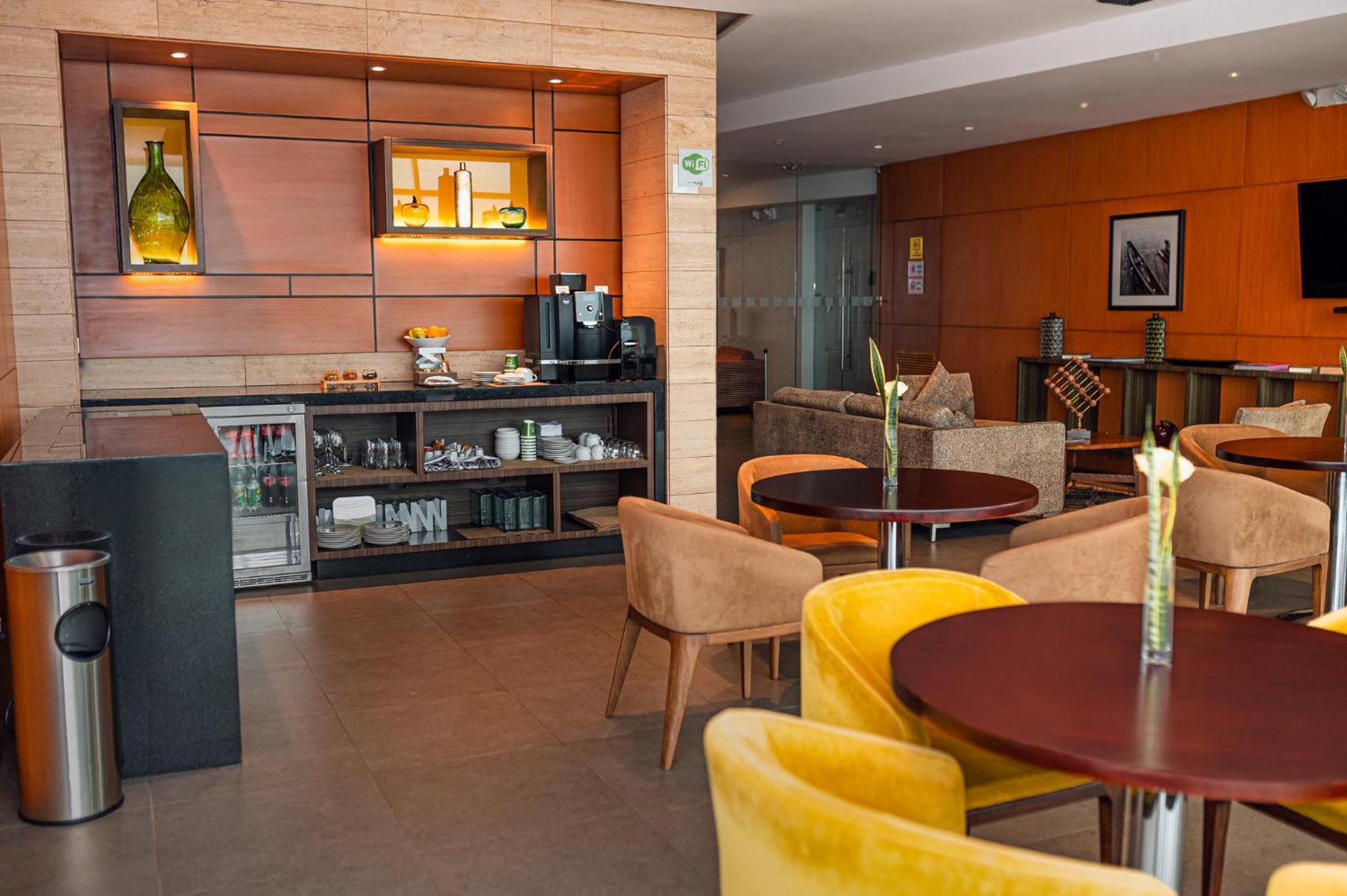 Holiday Inn Guayaquil Airport By Ihg Экстерьер фото The lounge at the airport