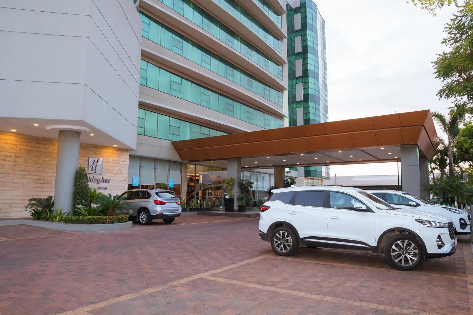 Holiday Inn Guayaquil Airport By Ihg Экстерьер фото The hotel's entrance