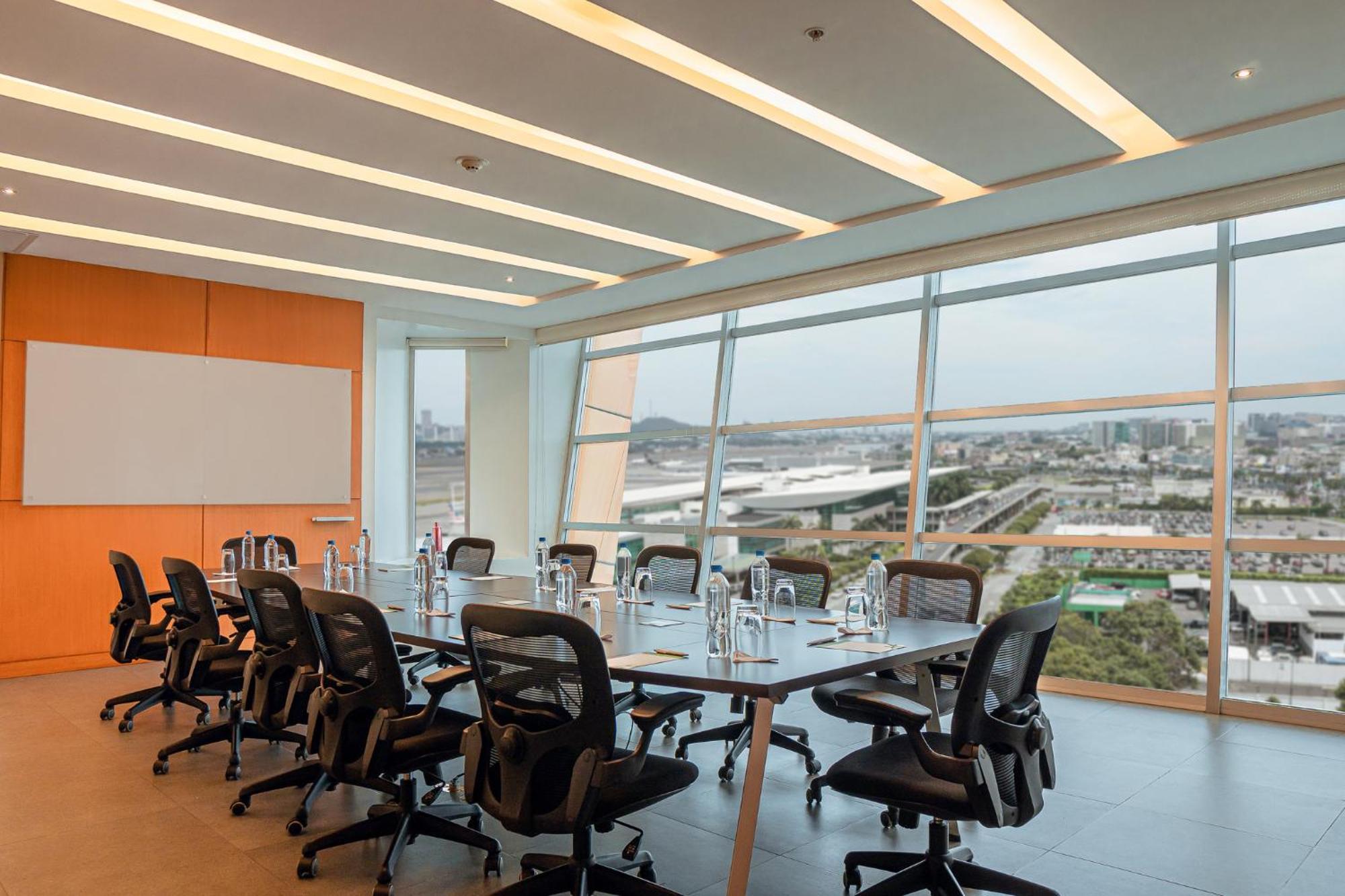 Holiday Inn Guayaquil Airport By Ihg Экстерьер фото Meeting room