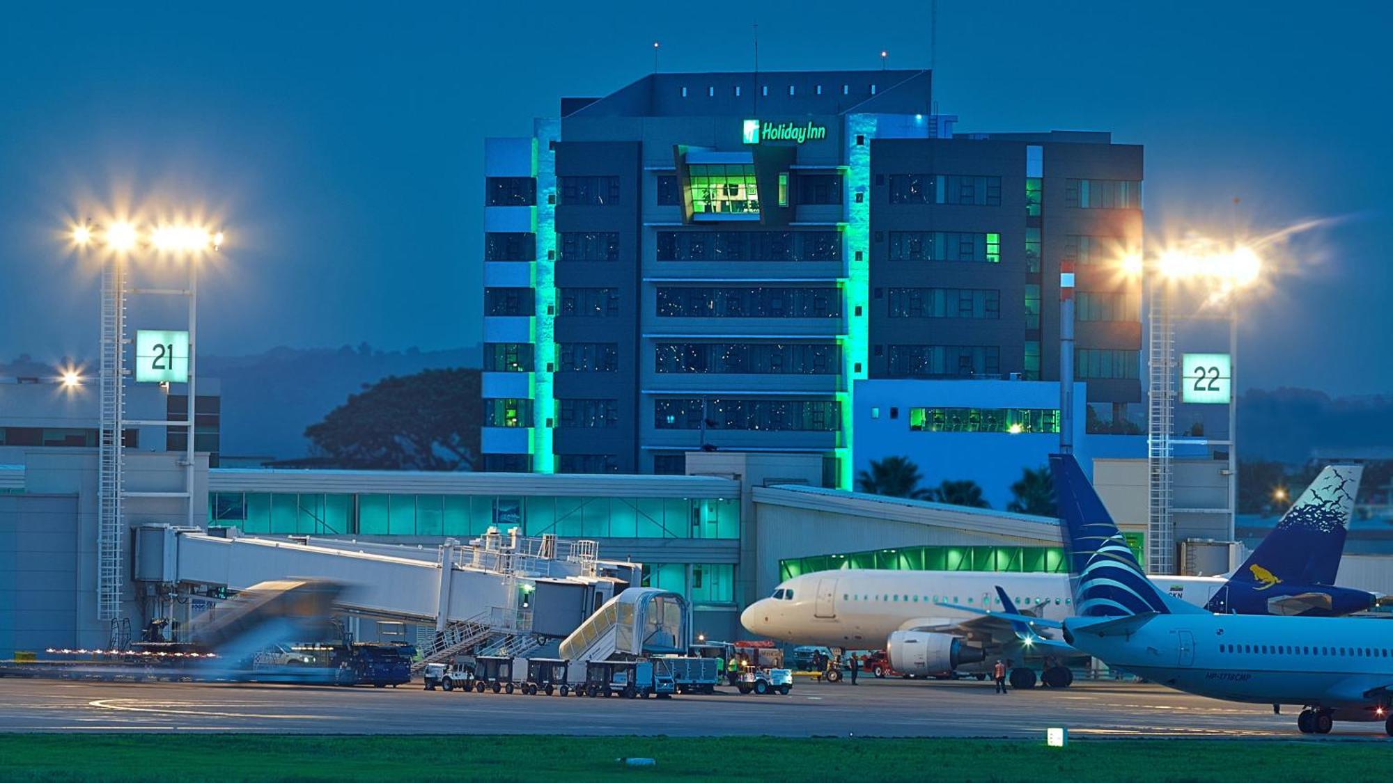 Holiday Inn Guayaquil Airport By Ihg Экстерьер фото Holiday Inn at Faro Airport